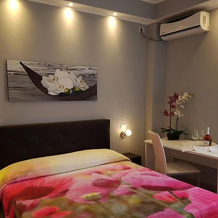 Cristal Rooms ピアチェンツァ エクステリア 写真