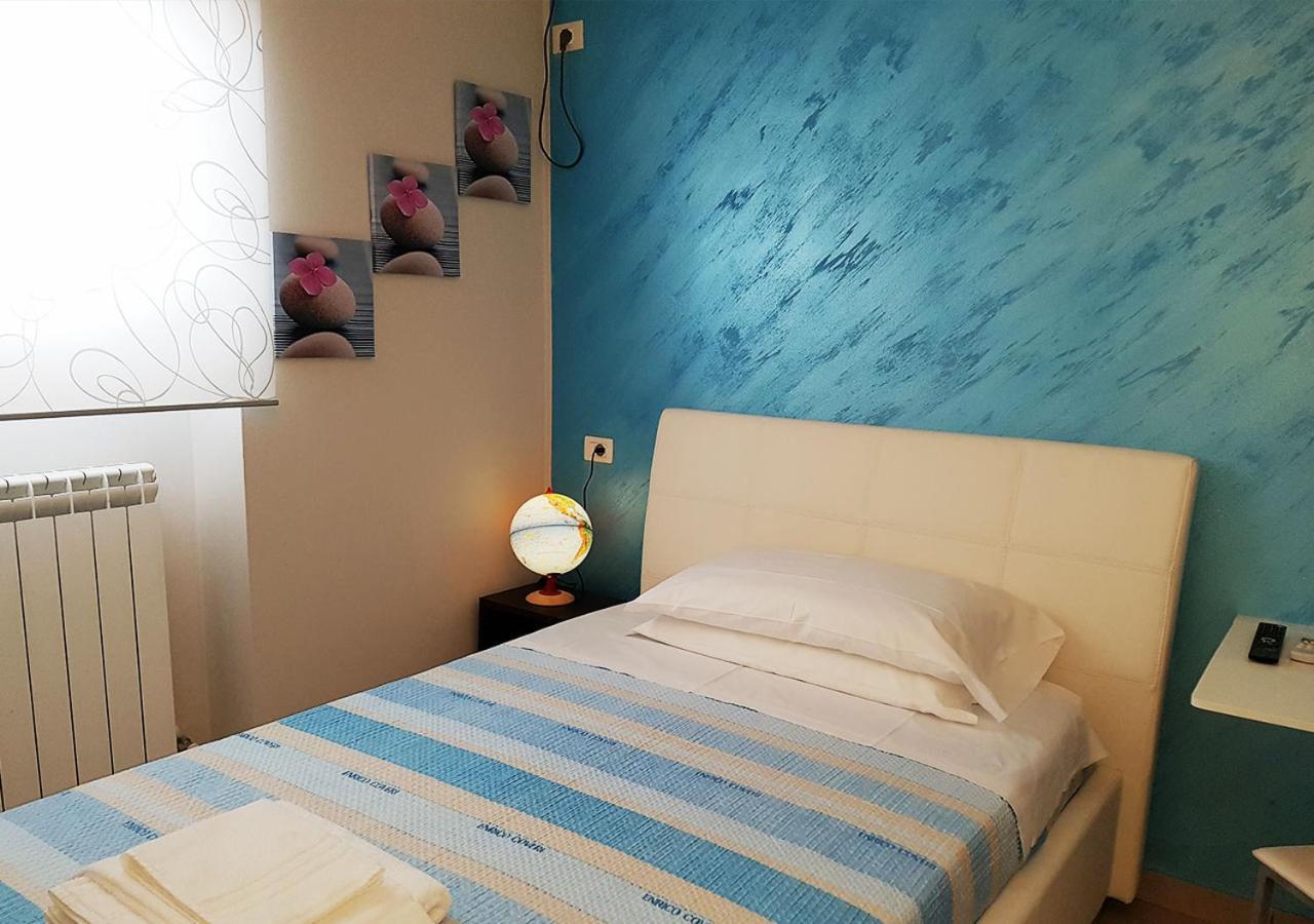Cristal Rooms ピアチェンツァ エクステリア 写真